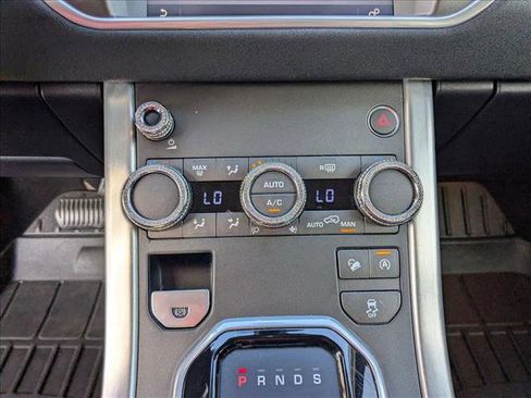 Used 2017 Land Rover Range Rover Evoque SE image 16