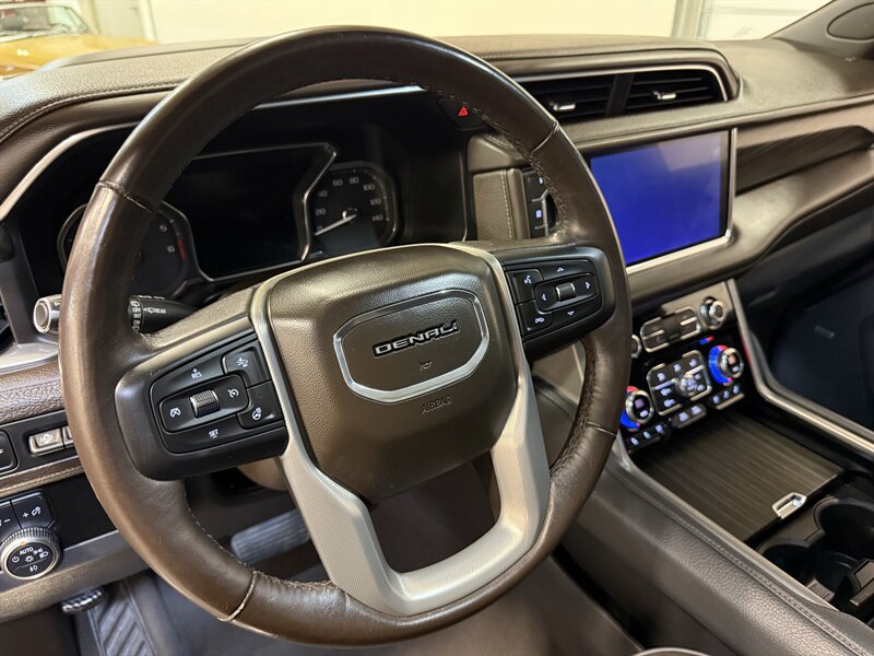 Used 2021 GMC Yukon Denali w/ Denali Premium Package AWD/4WD image 21