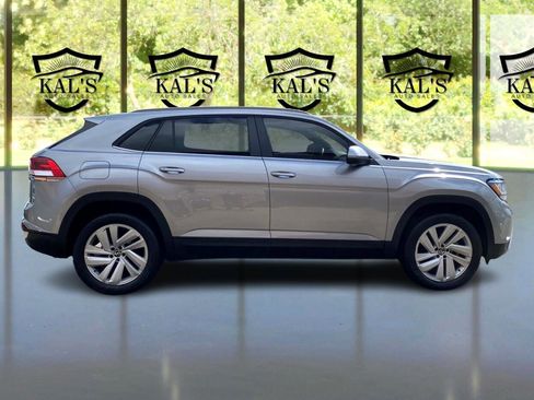 Used 2021 Volkswagen Atlas Cross Sport SE image 4