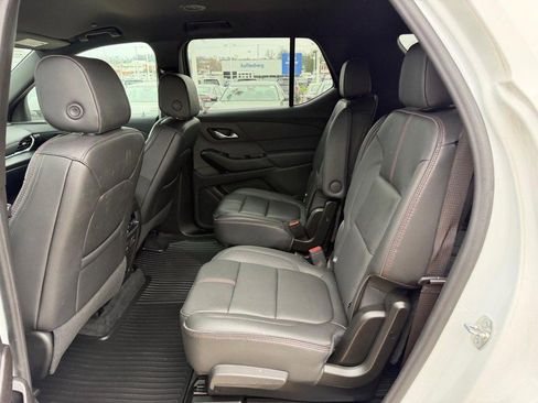 Used 2023 Chevrolet Traverse RS image 10