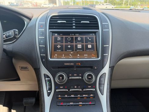 Used 2019 Lincoln Nautilus Select w/ Cargo Utility Package FWD image 25