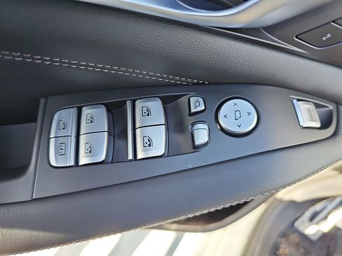 Used 2025 BMW X7 M60i image 30