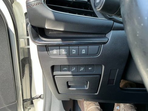 Used 2022 MAZDA MAZDA3 s image 17