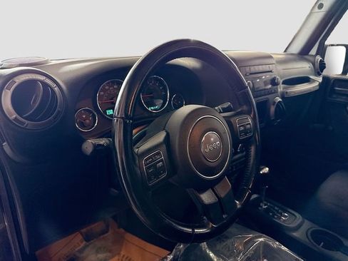 Used 2018 Jeep Wrangler Unlimited Sport w/ Connectivity Group AWD/4WD image 9