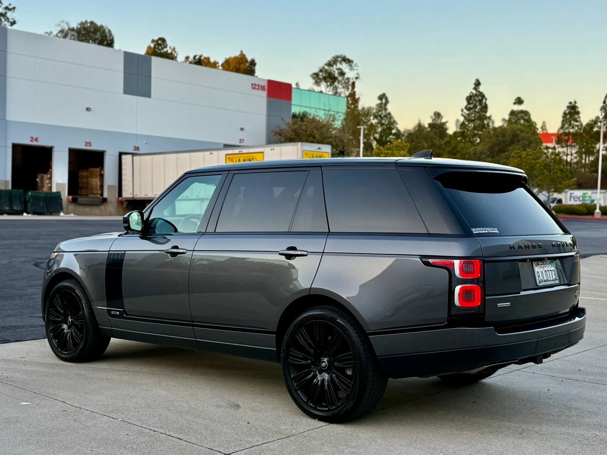 Used 2019 Land Rover Range Rover Long Wheelbase Supercharged AWD/4WD image 8