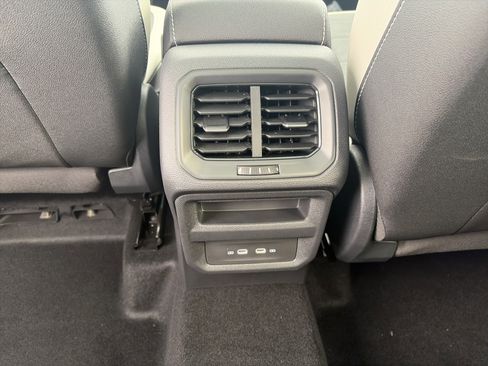 New 2026 Volkswagen Taos SE image 14