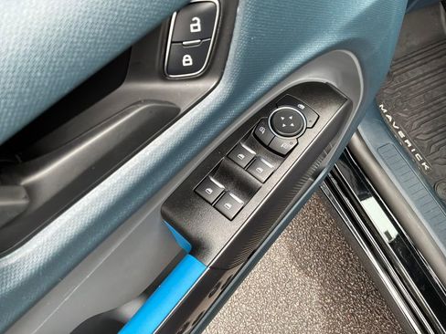 Used 2025 Ford Maverick Lobo image 26