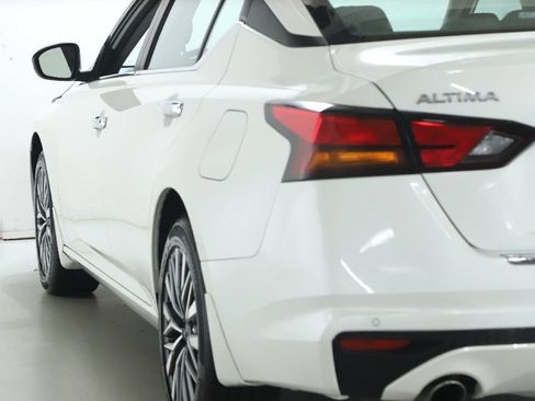 Certified 2023 Nissan Altima 2.5 SV w/ SV Premium Package AWD/4WD image 44