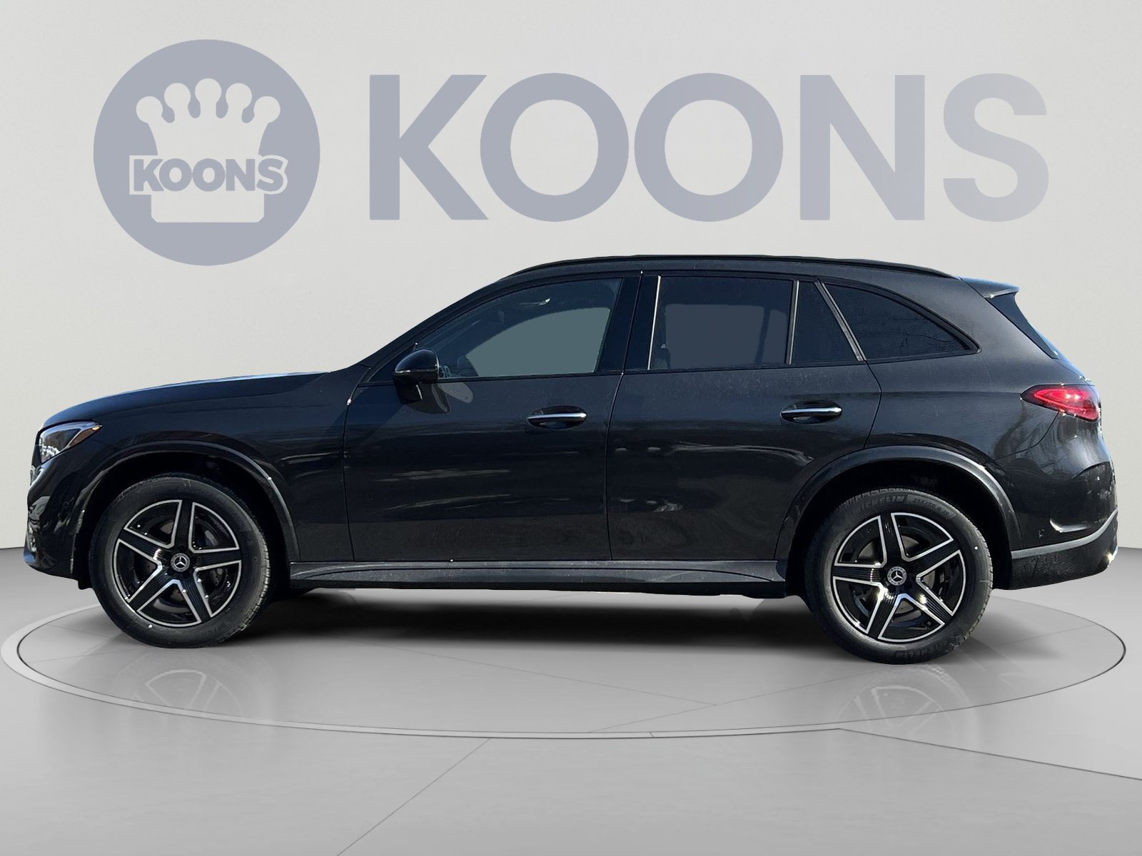 Used 2026 Mercedes-Benz GLC 300 4MATIC image 2