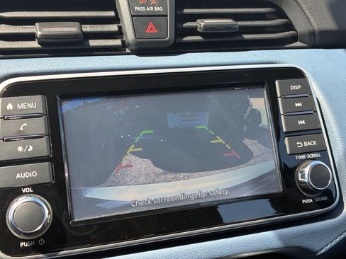 Used 2025 Nissan Versa SV image 20