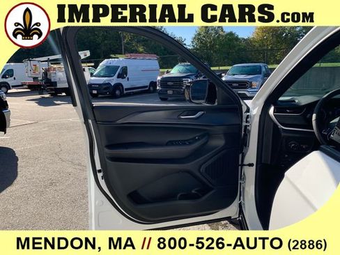 New 2025 Jeep Grand Cherokee L Altitude image 16