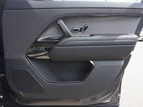 New 2025 Land Rover Range Rover Sport SE image 21