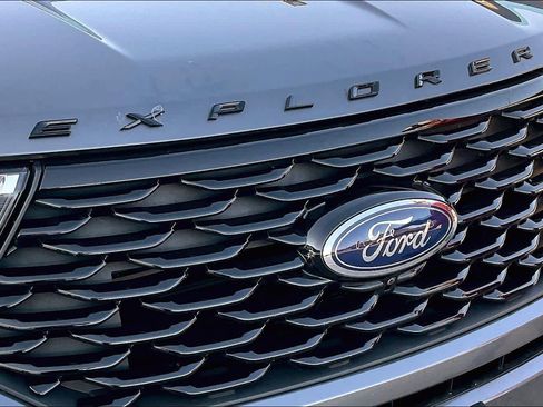 Used 2022 Ford Explorer ST-Line image 30