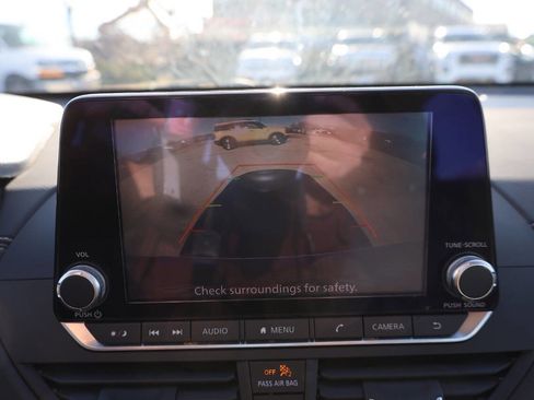 Used 2022 Nissan Altima 2.5 SV w/ SV Premium Package image 22