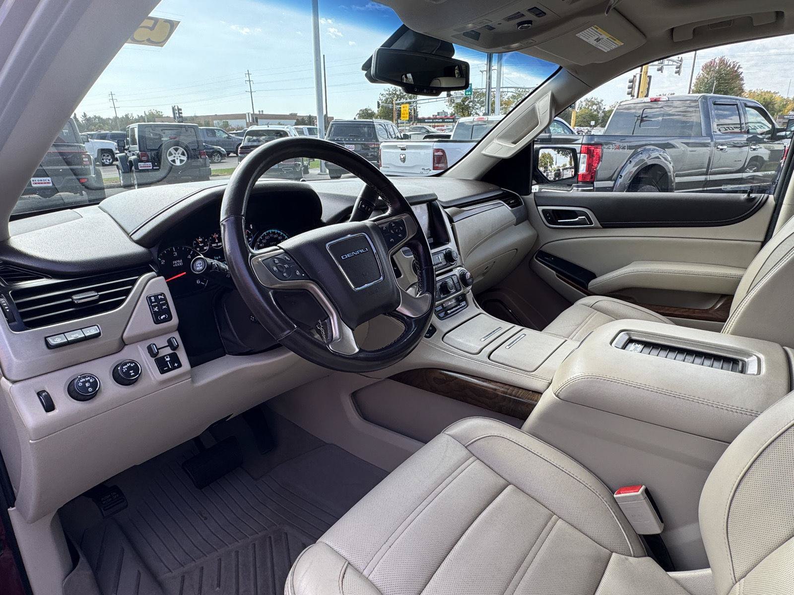 Used 2019 GMC Yukon Denali w/ Denali Ultimate Package AWD/4WD image 17