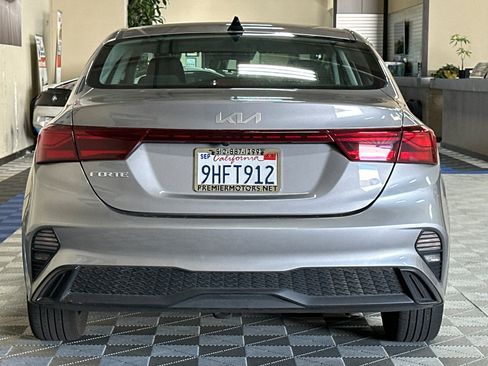 Used 2023 Kia Forte LXS w/ LXS Technology Package FWD image 5