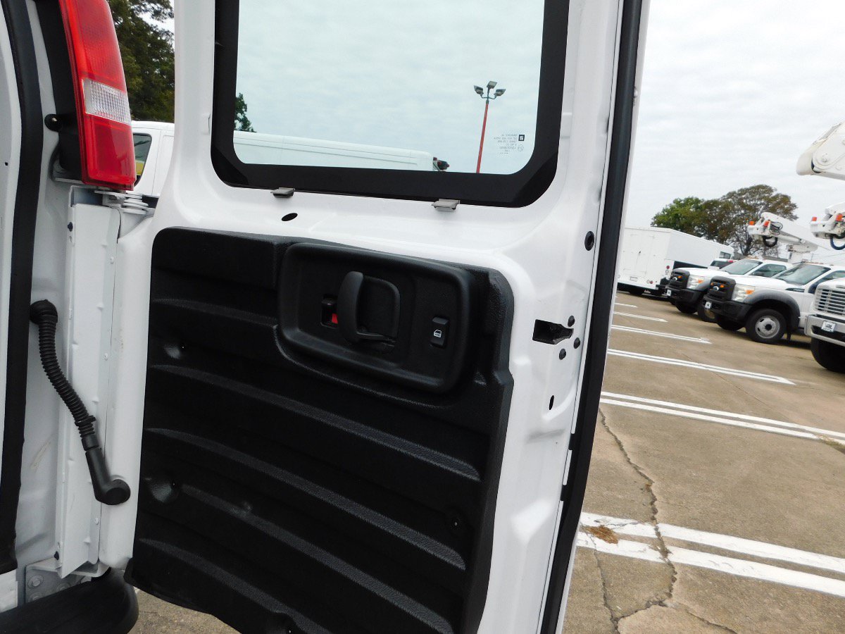 Used 2025 GMC Savana 2500 w/ Driver Convenience Package RWD image 32