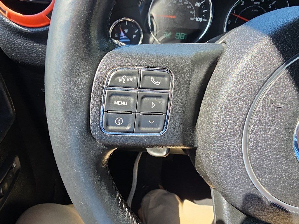 Used 2015 Jeep Wrangler Unlimited Rubicon w/ Connectivity Group AWD/4WD image 20