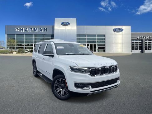 Used 2024 Jeep Wagoneer Series II image 1