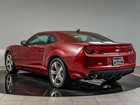 Used 2010 Chevrolet Camaro SS w/ RS Package RWD image 7