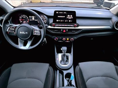 Used 2024 Kia Forte LXS image 13