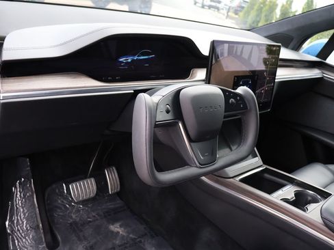 Used 2022 Tesla Model X AWD/4WD image 25