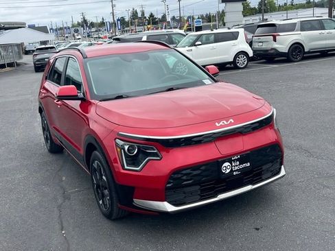 Certified 2025 Kia Niro Wind w/ Wind Preserve Package FWD image 7