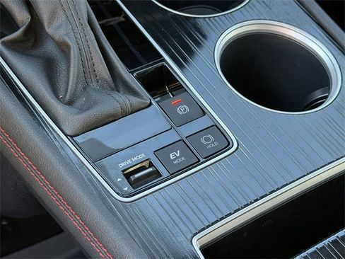 Used 2025 Toyota Sienna XSE image 30