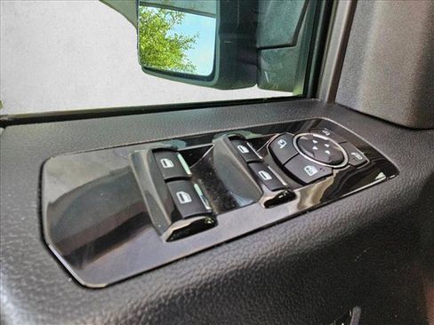 Used 2019 Ford F150 Lariat w/ Equipment Group 502A Luxury AWD/4WD image 21