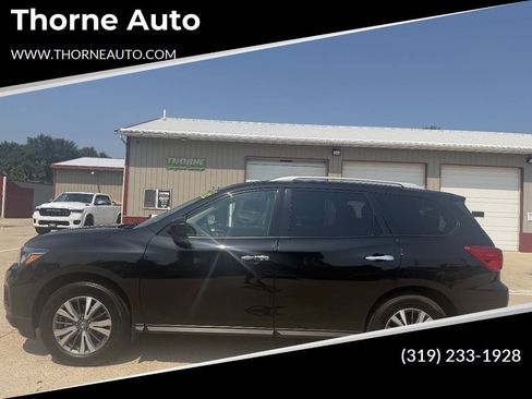 Used 2019 Nissan Pathfinder S AWD/4WD image 1