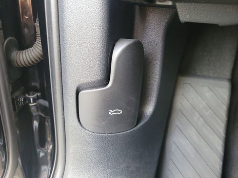 Used 2021 Audi Q3 2.0T Premium w/ Convenience Package image 32