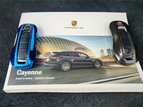 Used 2021 Porsche Cayenne Base image 59