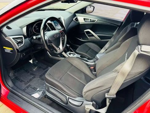 Used 2017 Hyundai Veloster image 9