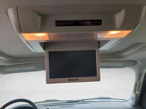 Used 2013 Chevrolet Avalanche LTZ image 23