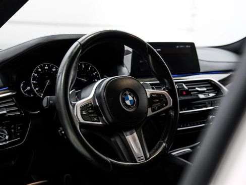 Used 2018 BMW 540i w/ M Sport Package image 21