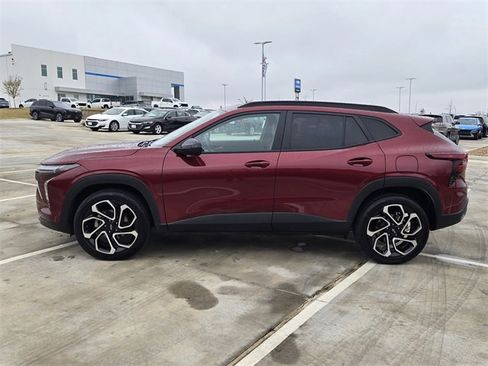 Certified 2024 Chevrolet Trax RS w/ Sunroof Package image 5