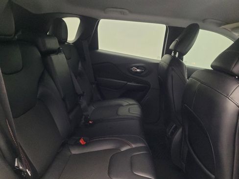 Used 2022 Jeep Cherokee Trailhawk image 19