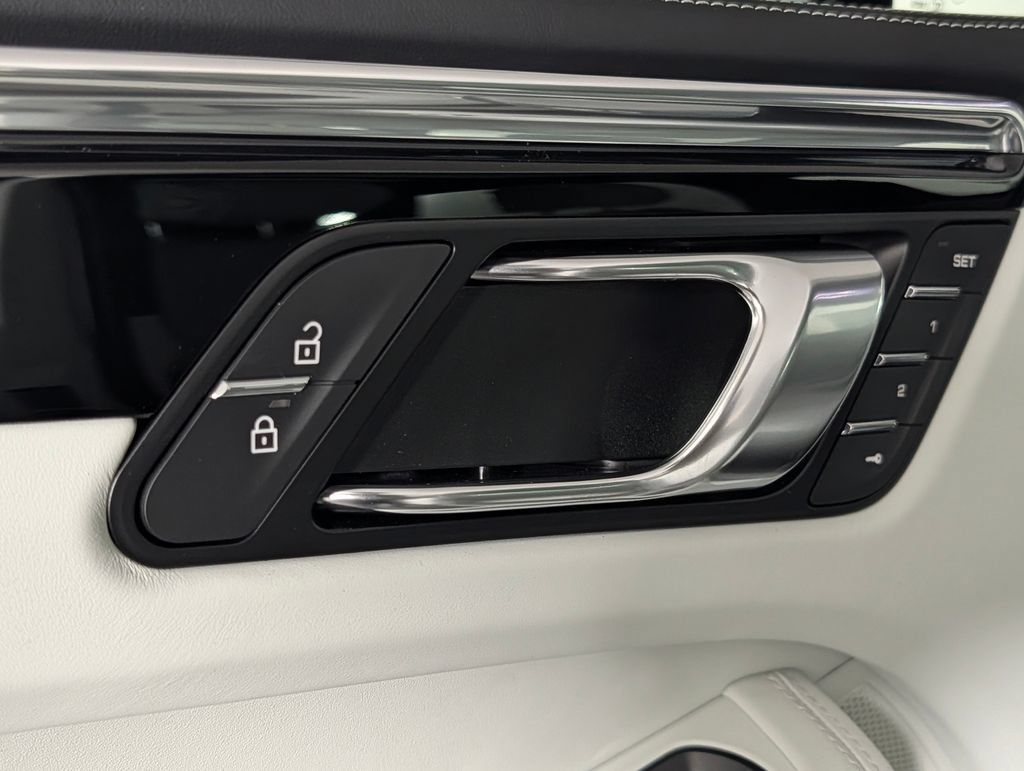 New 2026 Porsche Macan AWD/4WD image 26