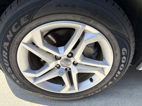 Used 2019 Audi Q5 2.0T Premium w/ Convenience Package AWD/4WD image 4