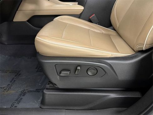 Used 2021 Chevrolet Tahoe Premier w/ Premium Package image 22