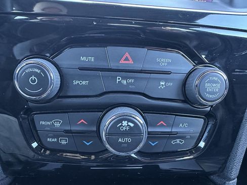 Used 2018 Chrysler 300 S w/ 300S Premium Group AWD/4WD image 17