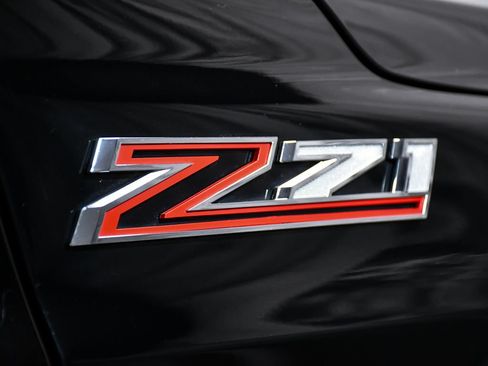 Used 2021 Chevrolet Suburban Z71 w/ Z71 Off-Road Package AWD/4WD image 89