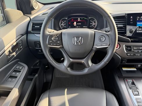 Certified 2023 Honda Passport EX-L image 12
