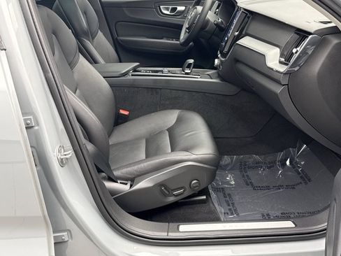 Used 2024 Volvo XC60 B5 Core w/ Climate Package AWD/4WD image 17