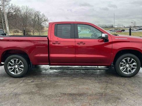 Used 2023 Chevrolet Silverado 1500 LT image 1