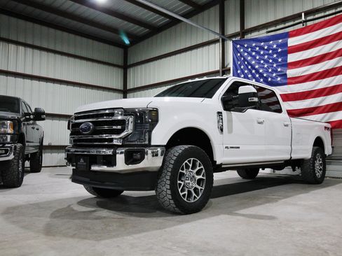 Used 2020 Ford F250 Lariat w/ Lariat Ultimate Package AWD/4WD image 3