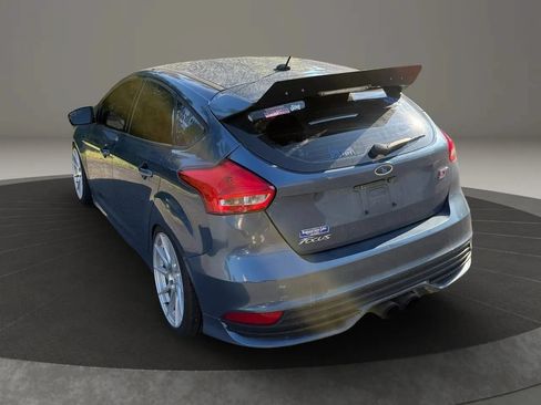 Used 2018 Ford Focus ST FWD image 3