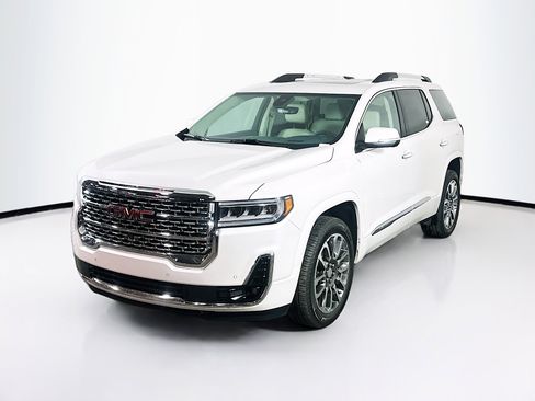 Used 2020 GMC Acadia Denali w/ Technology Package FWD image 3