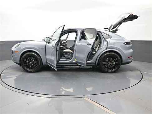 New 2026 Porsche Cayenne E-Hybrid Coupe image 30