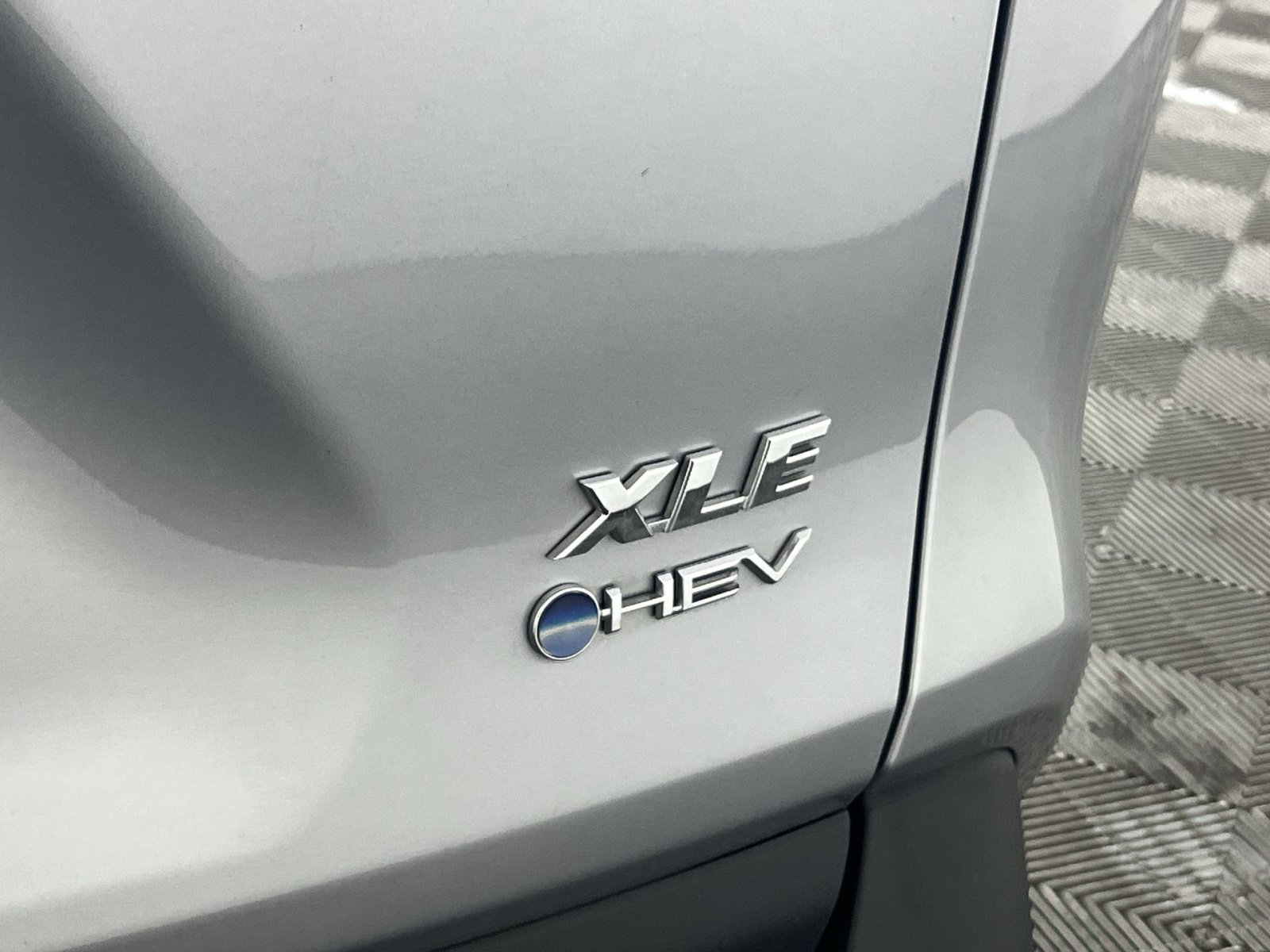Used 2025 Toyota RAV4 XLE AWD/4WD image 27